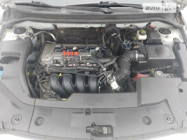 Серый Тойота Авенсис, объемом двигателя 1.79 л и пробегом 250 тыс. км за 5500 $, фото 13 на Automoto.ua