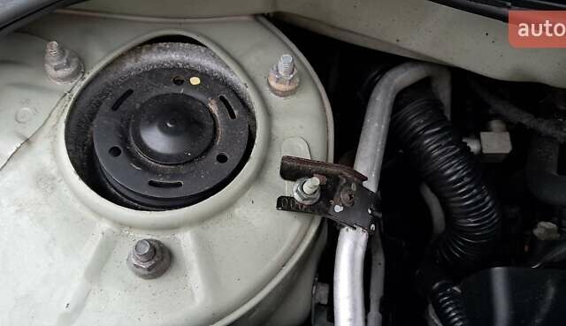 Серый Тойота Авенсис, объемом двигателя 2 л и пробегом 243 тыс. км за 5999 $, фото 20 на Automoto.ua