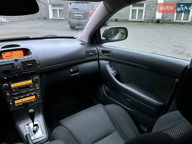Сірий Тойота Авенсіс, об'ємом двигуна 1.79 л та пробігом 280 тис. км за 4600 $, фото 27 на Automoto.ua