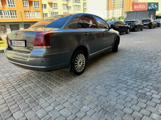 Серый Тойота Авенсис, объемом двигателя 2 л и пробегом 260 тыс. км за 5200 $, фото 4 на Automoto.ua