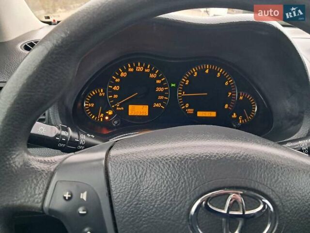 Серый Тойота Авенсис, объемом двигателя 1.8 л и пробегом 230 тыс. км за 5200 $, фото 57 на Automoto.ua