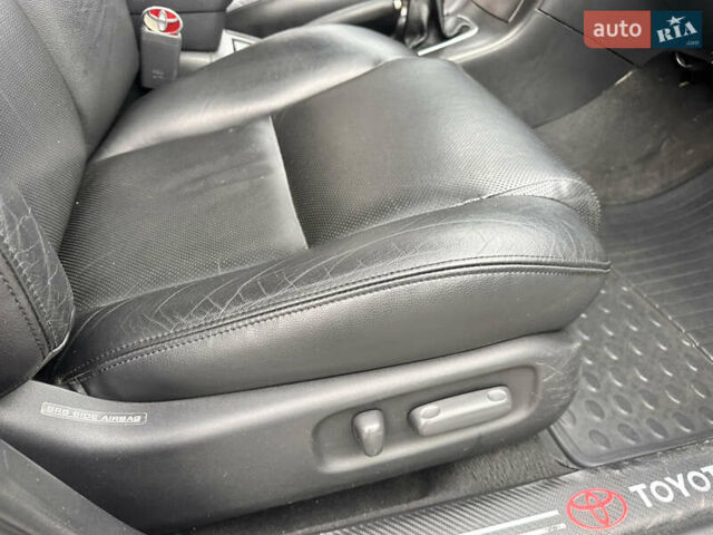 Серый Тойота Авенсис, объемом двигателя 2 л и пробегом 250 тыс. км за 4650 $, фото 51 на Automoto.ua
