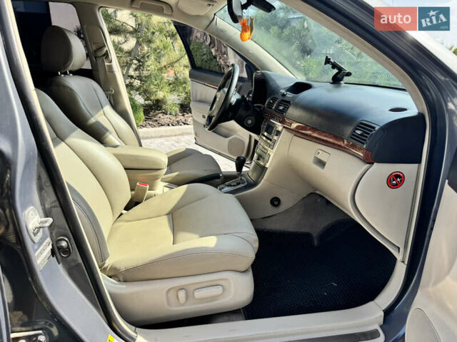 Серый Тойота Авенсис, объемом двигателя 2 л и пробегом 260 тыс. км за 4999 $, фото 10 на Automoto.ua