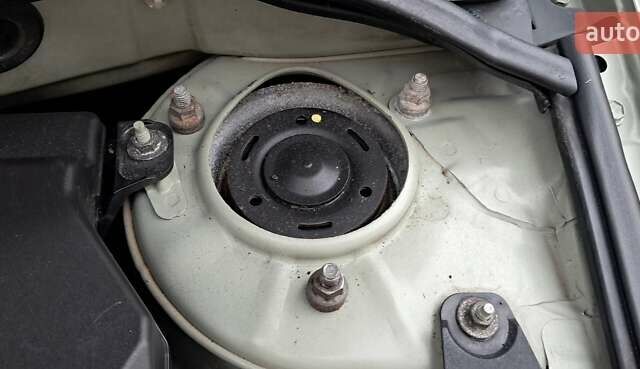 Серый Тойота Авенсис, объемом двигателя 2 л и пробегом 243 тыс. км за 5999 $, фото 17 на Automoto.ua