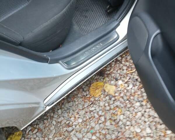 Сірий Тойота Авенсіс, об'ємом двигуна 1.79 л та пробігом 380 тис. км за 5000 $, фото 1 на Automoto.ua