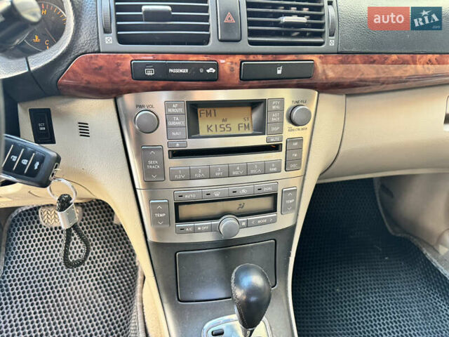 Серый Тойота Авенсис, объемом двигателя 2 л и пробегом 260 тыс. км за 5200 $, фото 19 на Automoto.ua