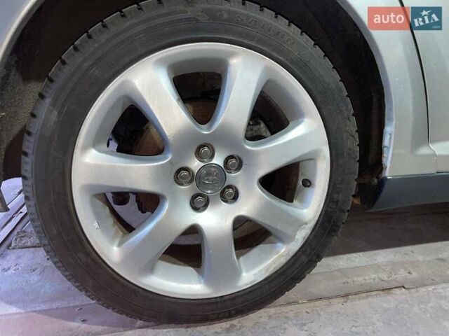 Серый Тойота Авенсис, объемом двигателя 1.6 л и пробегом 245 тыс. км за 4000 $, фото 15 на Automoto.ua