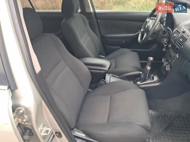 Серый Тойота Авенсис, объемом двигателя 1.8 л и пробегом 230 тыс. км за 5200 $, фото 49 на Automoto.ua