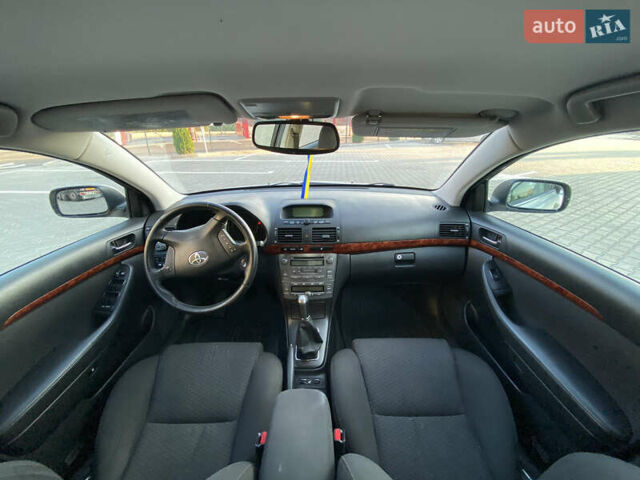 Серый Тойота Авенсис, объемом двигателя 1.8 л и пробегом 210 тыс. км за 5500 $, фото 22 на Automoto.ua