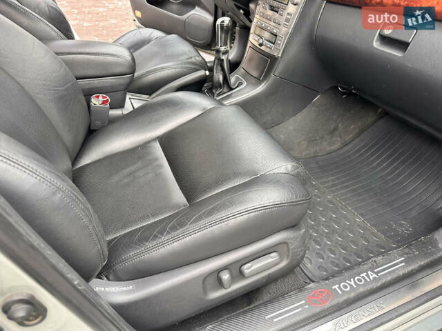 Серый Тойота Авенсис, объемом двигателя 2 л и пробегом 250 тыс. км за 4650 $, фото 40 на Automoto.ua