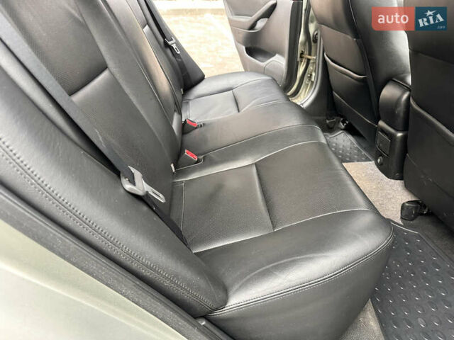 Серый Тойота Авенсис, объемом двигателя 2 л и пробегом 250 тыс. км за 4650 $, фото 59 на Automoto.ua