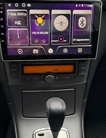 Серый Тойота Авенсис, объемом двигателя 2 л и пробегом 243 тыс. км за 5999 $, фото 2 на Automoto.ua