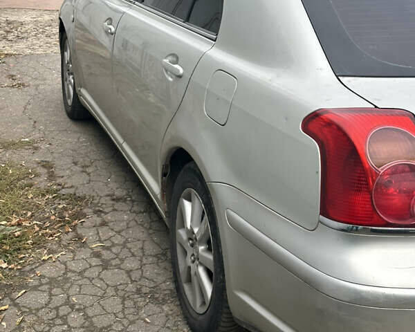 Серый Тойота Авенсис, объемом двигателя 2.01 л и пробегом 610 тыс. км за 4500 $, фото 1 на Automoto.ua