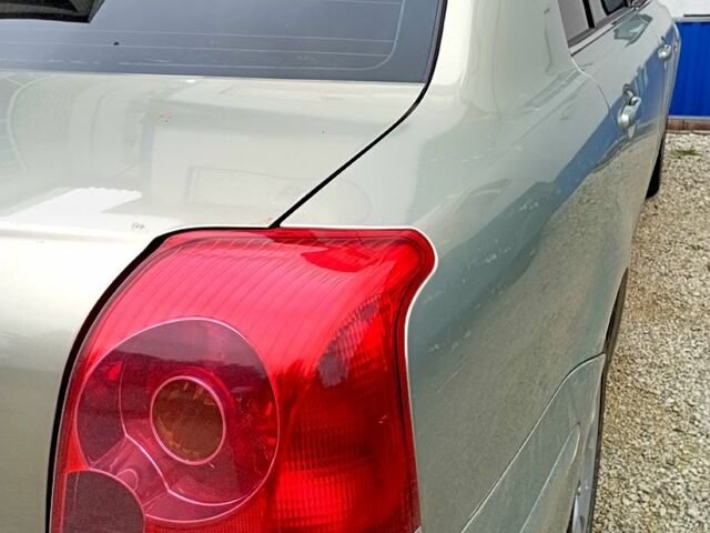 Серый Тойота Авенсис, объемом двигателя 2 л и пробегом 250 тыс. км за 4100 $, фото 2 на Automoto.ua