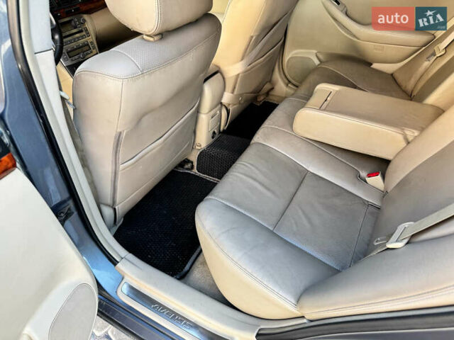 Серый Тойота Авенсис, объемом двигателя 2 л и пробегом 260 тыс. км за 5200 $, фото 24 на Automoto.ua