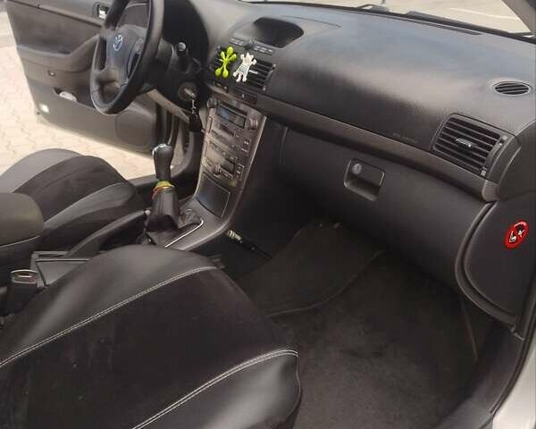 Серый Тойота Авенсис, объемом двигателя 1.79 л и пробегом 298 тыс. км за 5100 $, фото 21 на Automoto.ua