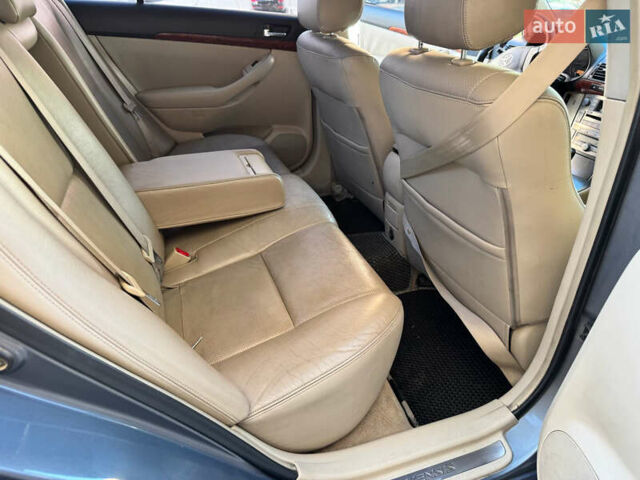 Серый Тойота Авенсис, объемом двигателя 2 л и пробегом 260 тыс. км за 5200 $, фото 23 на Automoto.ua