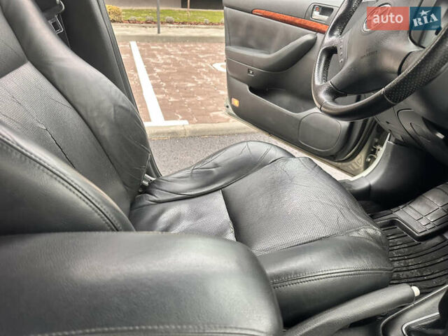 Серый Тойота Авенсис, объемом двигателя 2 л и пробегом 250 тыс. км за 4650 $, фото 46 на Automoto.ua