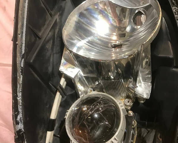 Серый Тойота Авенсис, объемом двигателя 2.01 л и пробегом 610 тыс. км за 4500 $, фото 7 на Automoto.ua