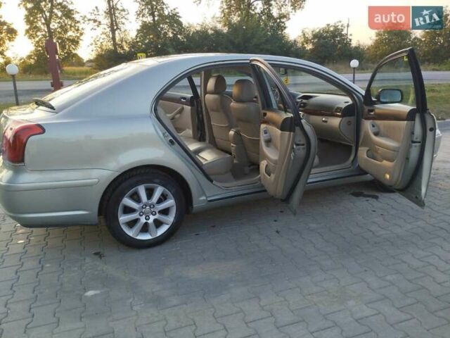 Серый Тойота Авенсис, объемом двигателя 2 л и пробегом 340 тыс. км за 5800 $, фото 9 на Automoto.ua
