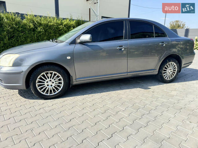 Серый Тойота Авенсис, объемом двигателя 2 л и пробегом 260 тыс. км за 4999 $, фото 4 на Automoto.ua