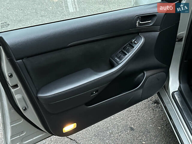 Сірий Тойота Авенсіс, об'ємом двигуна 1.79 л та пробігом 280 тис. км за 4600 $, фото 11 на Automoto.ua