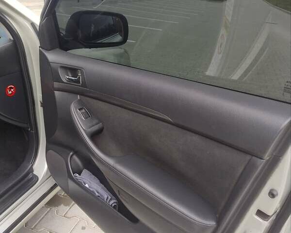 Серый Тойота Авенсис, объемом двигателя 1.79 л и пробегом 298 тыс. км за 5100 $, фото 23 на Automoto.ua