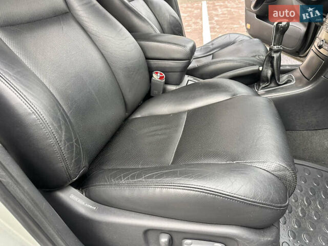 Серый Тойота Авенсис, объемом двигателя 2 л и пробегом 250 тыс. км за 4650 $, фото 45 на Automoto.ua