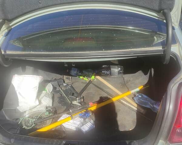 Сірий Тойота Авенсіс, об'ємом двигуна 1.8 л та пробігом 285 тис. км за 5600 $, фото 8 на Automoto.ua