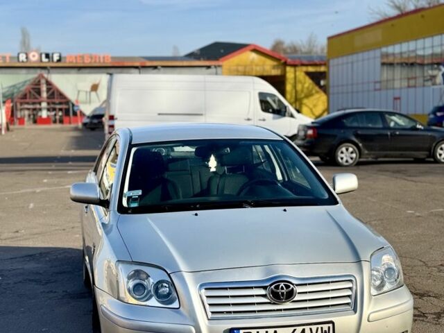 Серый Тойота Авенсис, объемом двигателя 2 л и пробегом 207 тыс. км за 2353 $, фото 1 на Automoto.ua