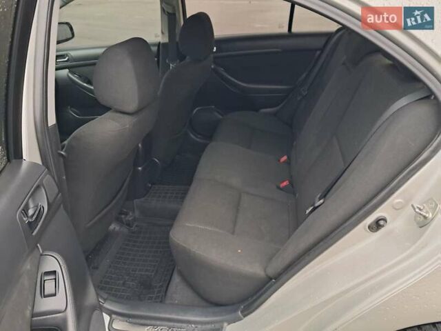 Серый Тойота Авенсис, объемом двигателя 1.8 л и пробегом 247 тыс. км за 4799 $, фото 6 на Automoto.ua