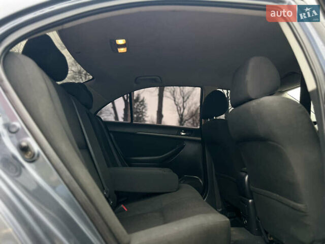 Серый Тойота Авенсис, объемом двигателя 2.23 л и пробегом 337 тыс. км за 5777 $, фото 40 на Automoto.ua