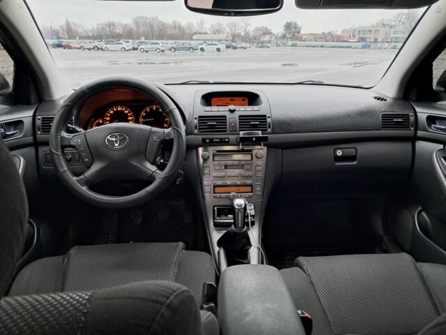 Серый Тойота Авенсис, объемом двигателя 1.8 л и пробегом 247 тыс. км за 4300 $, фото 5 на Automoto.ua