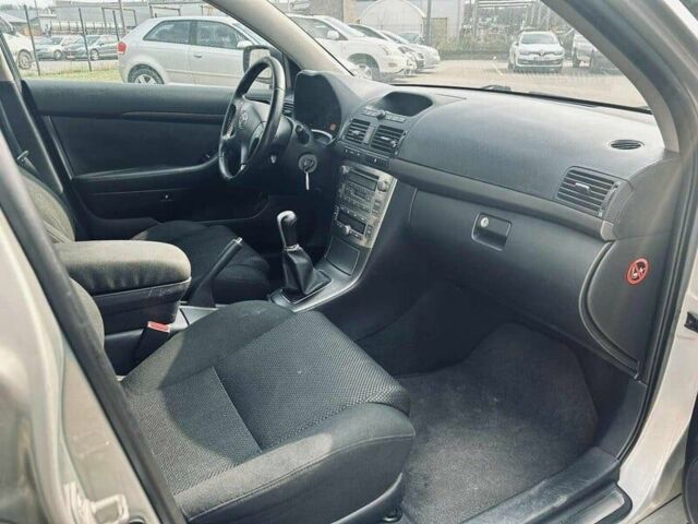 Сірий Тойота Авенсіс, об'ємом двигуна 2 л та пробігом 280 тис. км за 1350 $, фото 6 на Automoto.ua