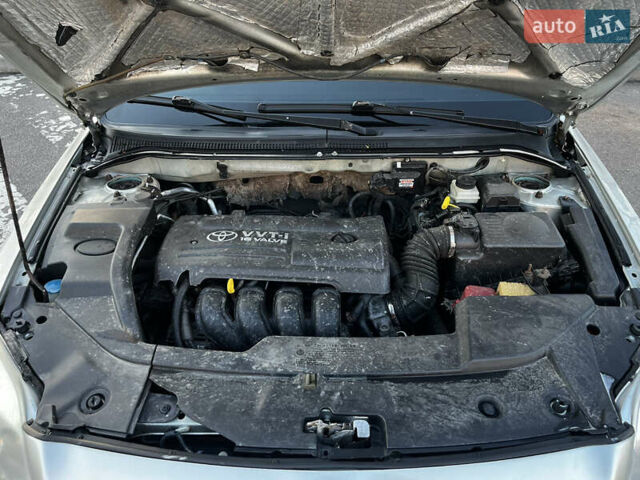 Серый Тойота Авенсис, объемом двигателя 1.79 л и пробегом 280 тыс. км за 6300 $, фото 9 на Automoto.ua