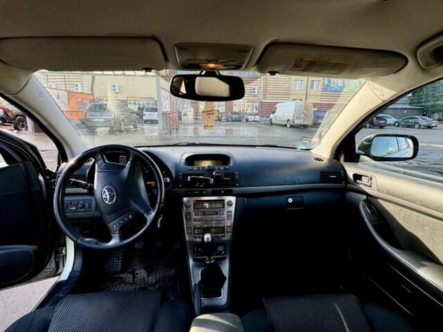 Серый Тойота Авенсис, объемом двигателя 2 л и пробегом 207 тыс. км за 2353 $, фото 9 на Automoto.ua