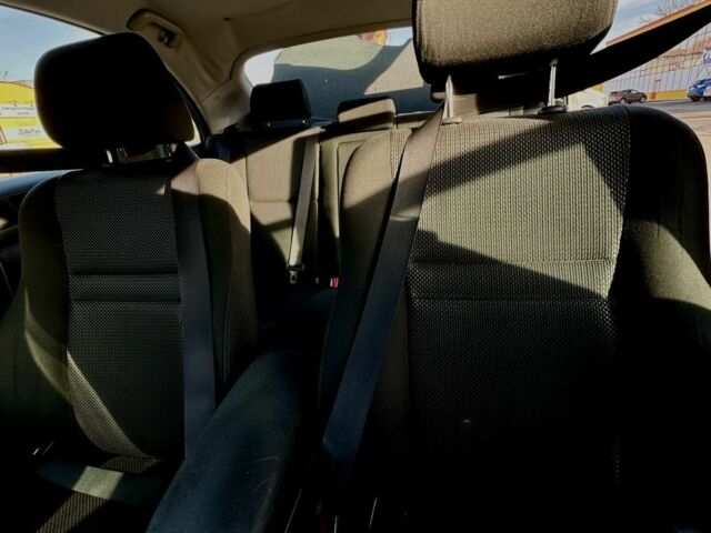 Серый Тойота Авенсис, объемом двигателя 2 л и пробегом 207 тыс. км за 2341 $, фото 9 на Automoto.ua