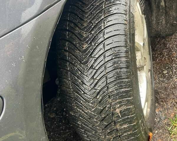 Серый Тойота Авенсис, объемом двигателя 1.79 л и пробегом 429 тыс. км за 6000 $, фото 8 на Automoto.ua