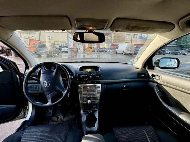 Серый Тойота Авенсис, объемом двигателя 2 л и пробегом 207 тыс. км за 2341 $, фото 6 на Automoto.ua