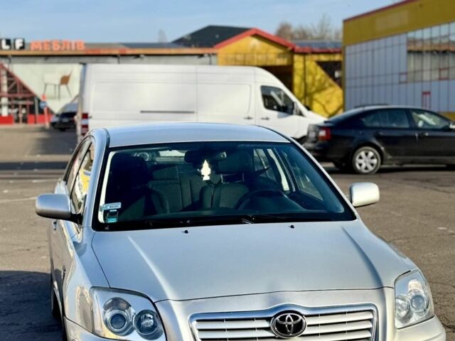 Серый Тойота Авенсис, объемом двигателя 2 л и пробегом 207 тыс. км за 2341 $, фото 1 на Automoto.ua