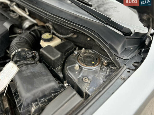 Серый Тойота Авенсис, объемом двигателя 2.23 л и пробегом 337 тыс. км за 5777 $, фото 48 на Automoto.ua