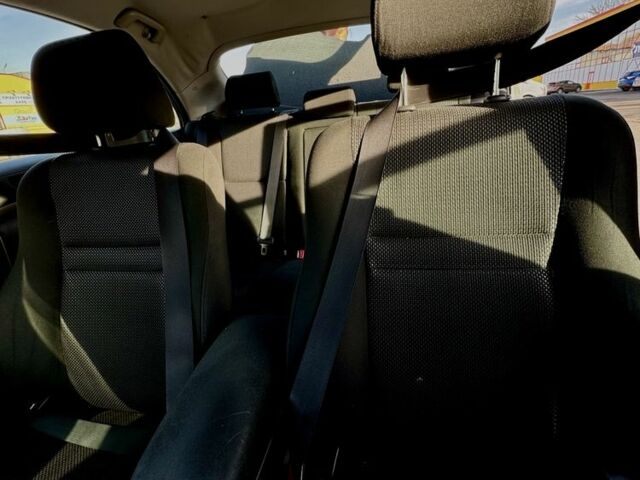 Сірий Тойота Авенсіс, об'ємом двигуна 2 л та пробігом 207 тис. км за 2949 $, фото 8 на Automoto.ua