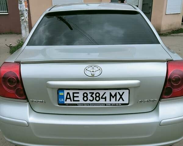 Серый Тойота Авенсис, объемом двигателя 1.8 л и пробегом 162 тыс. км за 6500 $, фото 1 на Automoto.ua