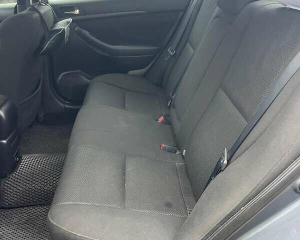 Серый Тойота Авенсис, объемом двигателя 1.79 л и пробегом 429 тыс. км за 6000 $, фото 6 на Automoto.ua