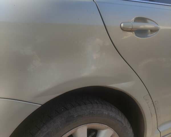 Сірий Тойота Авенсіс, об'ємом двигуна 1.8 л та пробігом 285 тис. км за 5600 $, фото 16 на Automoto.ua