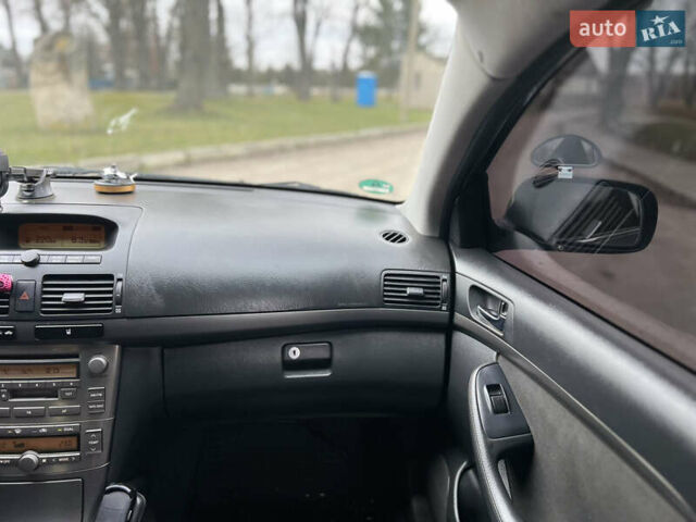 Серый Тойота Авенсис, объемом двигателя 2.23 л и пробегом 337 тыс. км за 5777 $, фото 22 на Automoto.ua