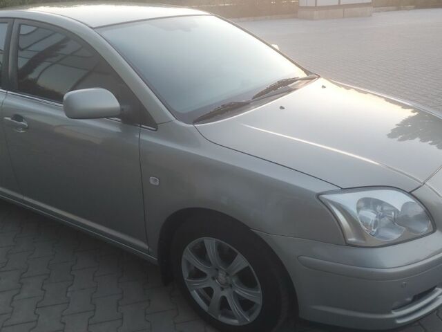 Серый Тойота Авенсис, объемом двигателя 2 л и пробегом 243 тыс. км за 5900 $, фото 5 на Automoto.ua