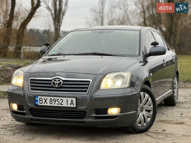 Серый Тойота Авенсис, объемом двигателя 2.23 л и пробегом 337 тыс. км за 5777 $, фото 1 на Automoto.ua