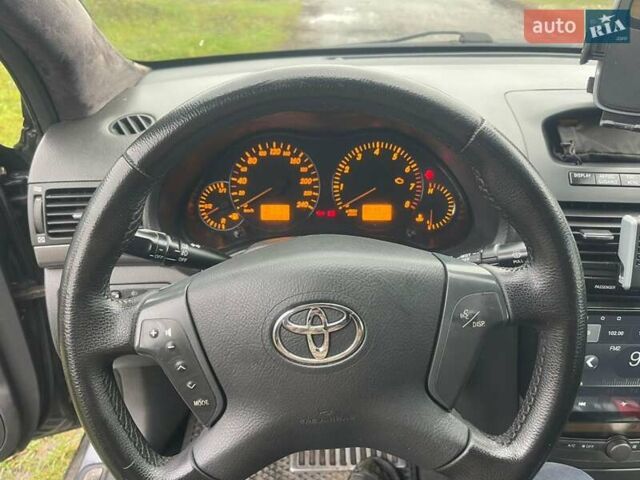 Серый Тойота Авенсис, объемом двигателя 1.79 л и пробегом 429 тыс. км за 6000 $, фото 16 на Automoto.ua