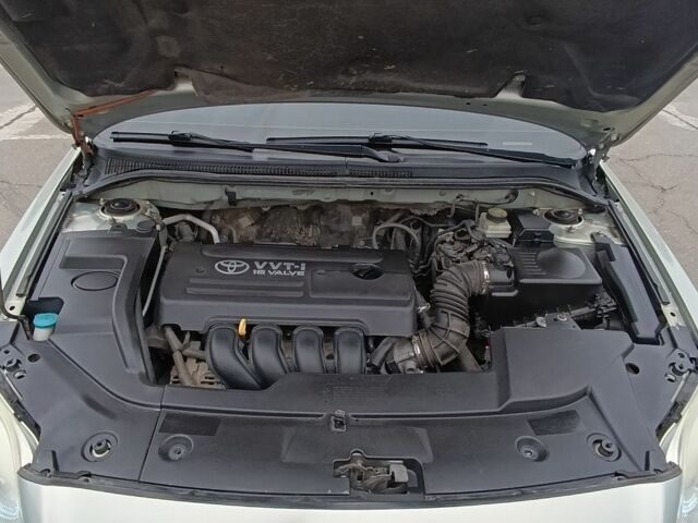 Серый Тойота Авенсис, объемом двигателя 1.8 л и пробегом 219 тыс. км за 6550 $, фото 1 на Automoto.ua